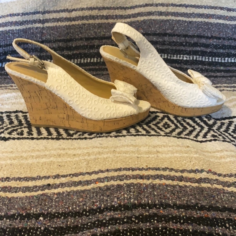 White wedges